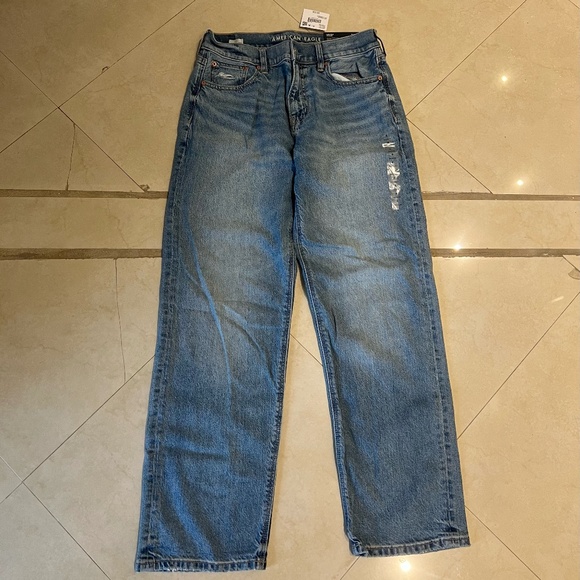 AE Strigid Low-Rise Ex-Boyfriend Jean - Picture 2 of 4